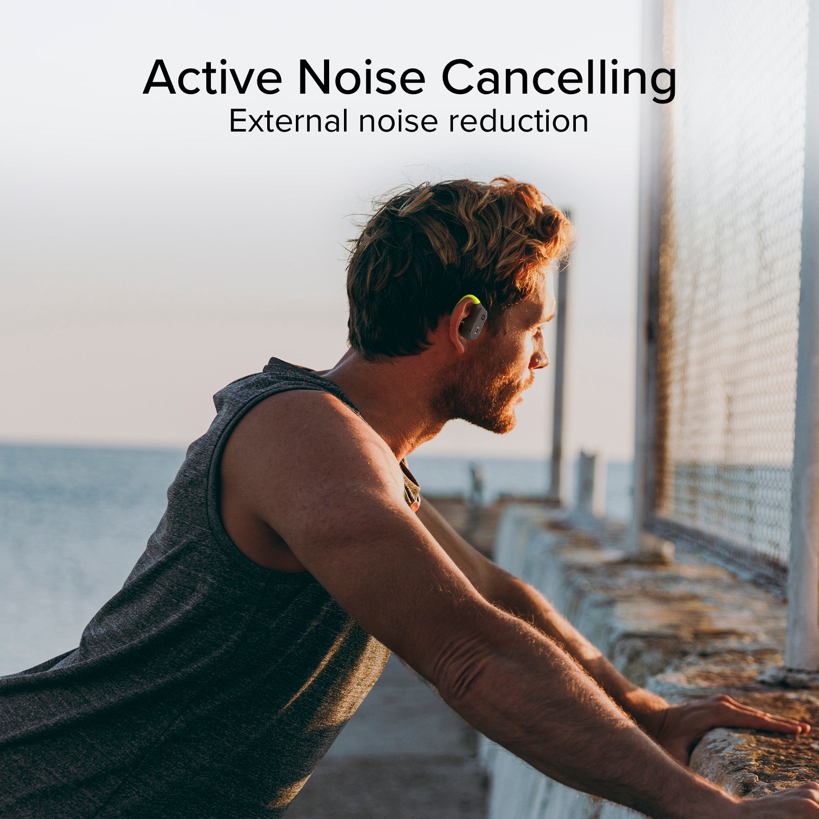 Auricolari sportivi con archetto e tecnologia Active Noise Cancelling (ANC)