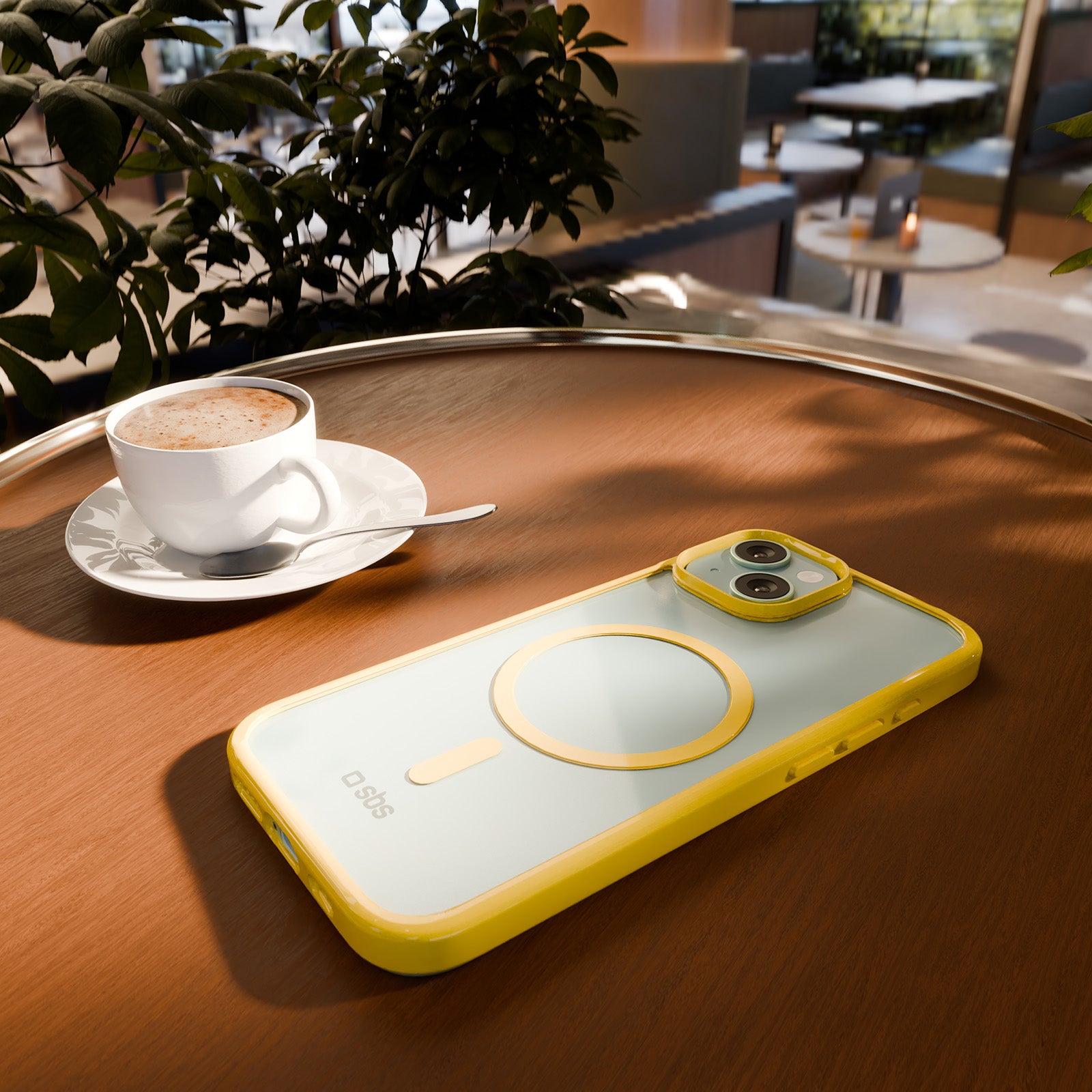 Cover for iPhone 15 with coloured edges compatible with MagSafe charging