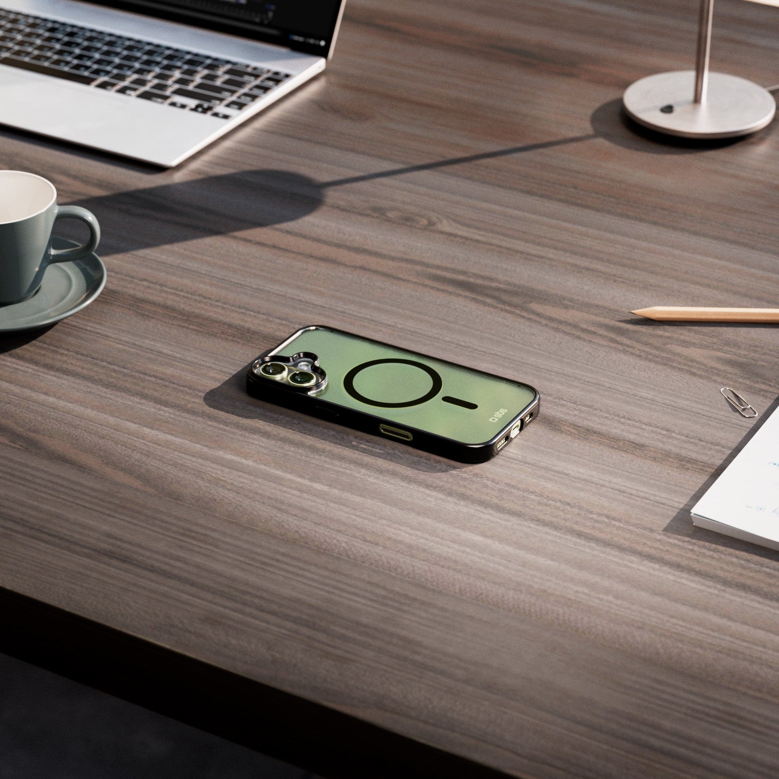 Cover per iPhone 17 con bordi colorati compatibile con ricarica MagSafe