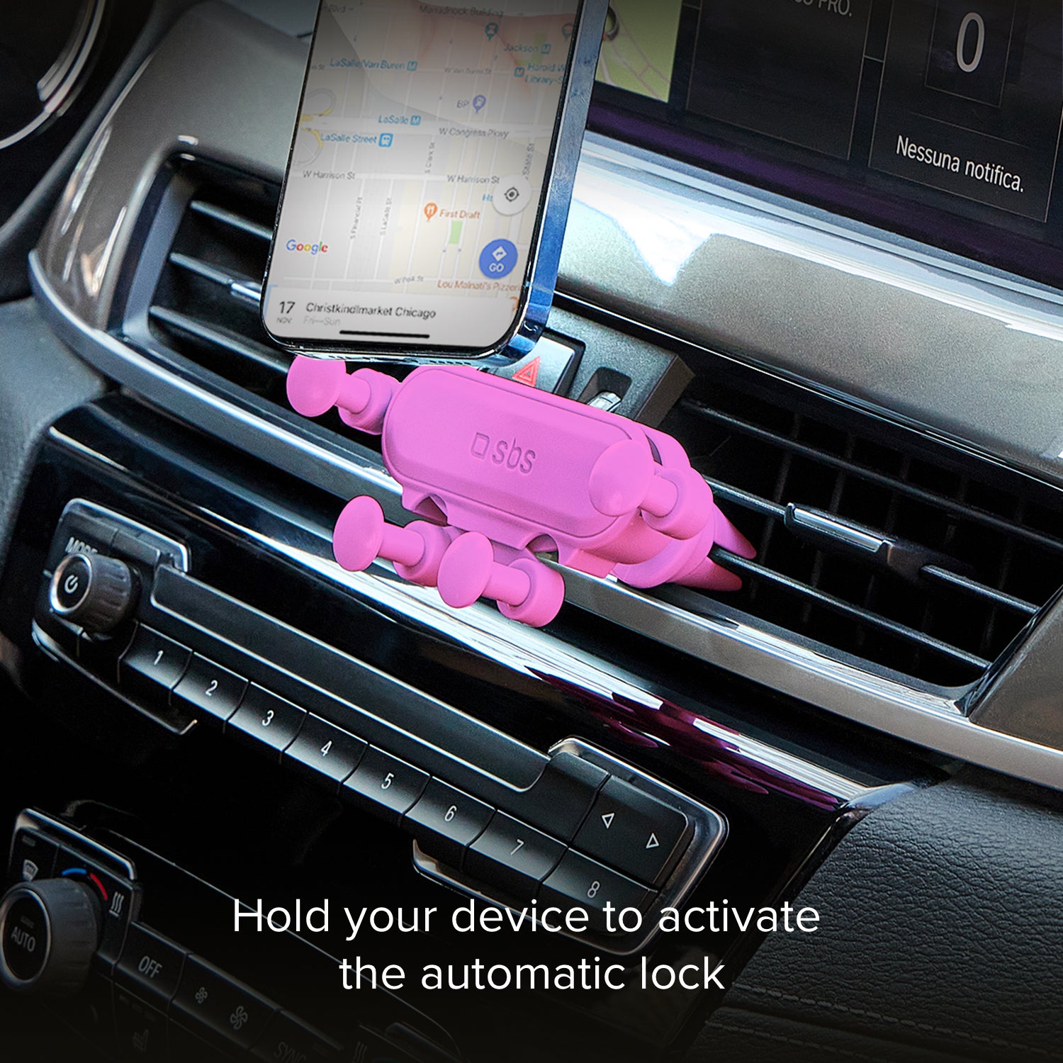 Support pour voiture avec verrouillage automatique par gravité