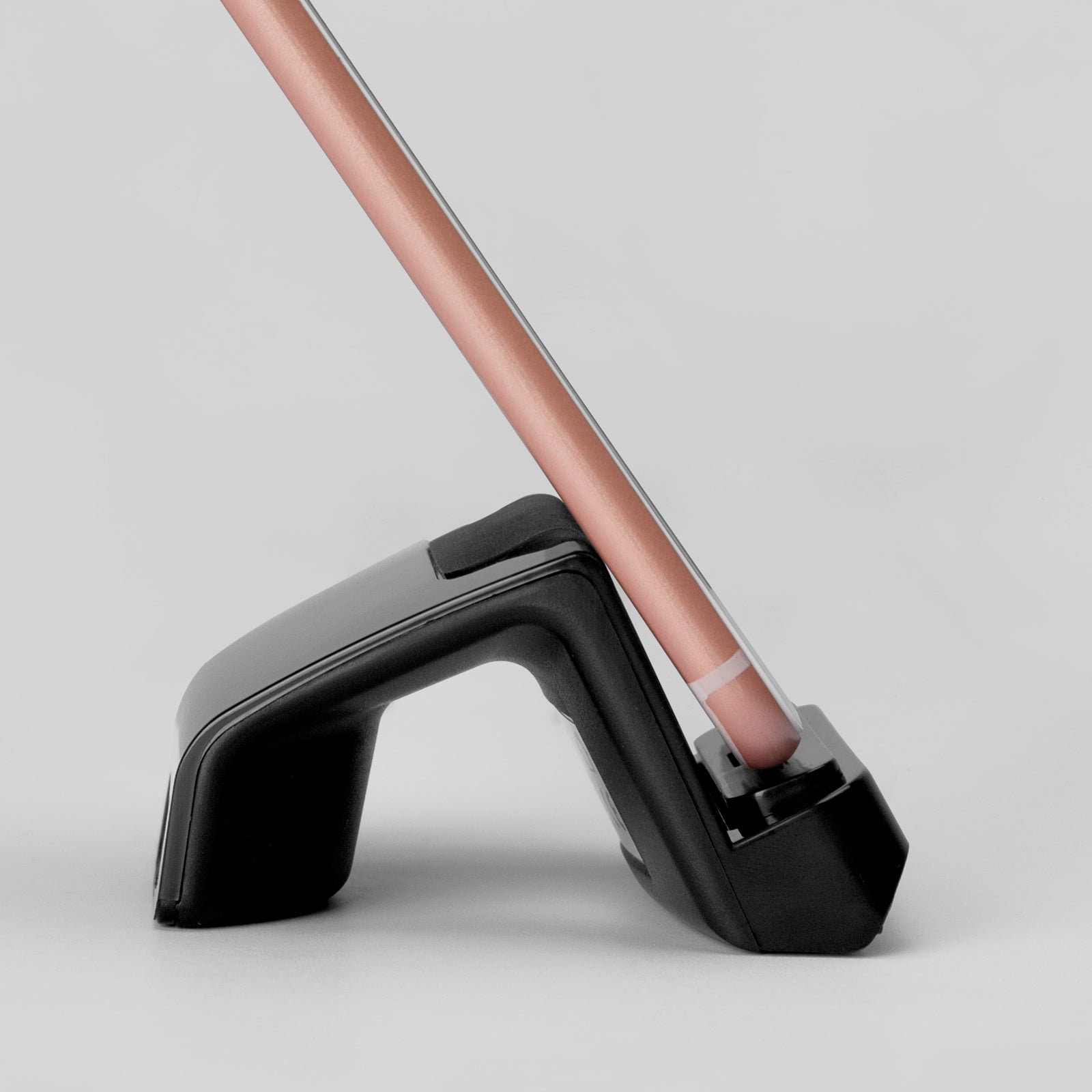 Soporte de mesa con función de recarga para iPhone con conector Lightning
