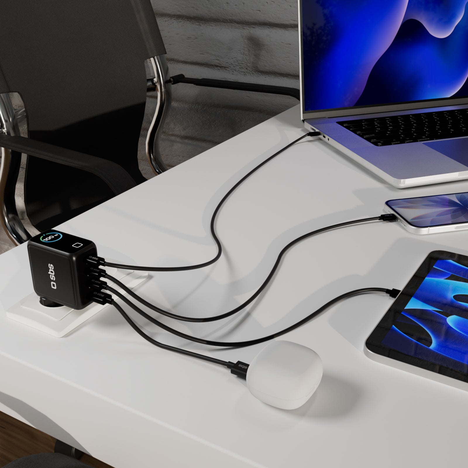 Caricatore USB-C da 100 W con display TFT e 4 porte per una ricarica veloce di smartphone, tablet e laptop