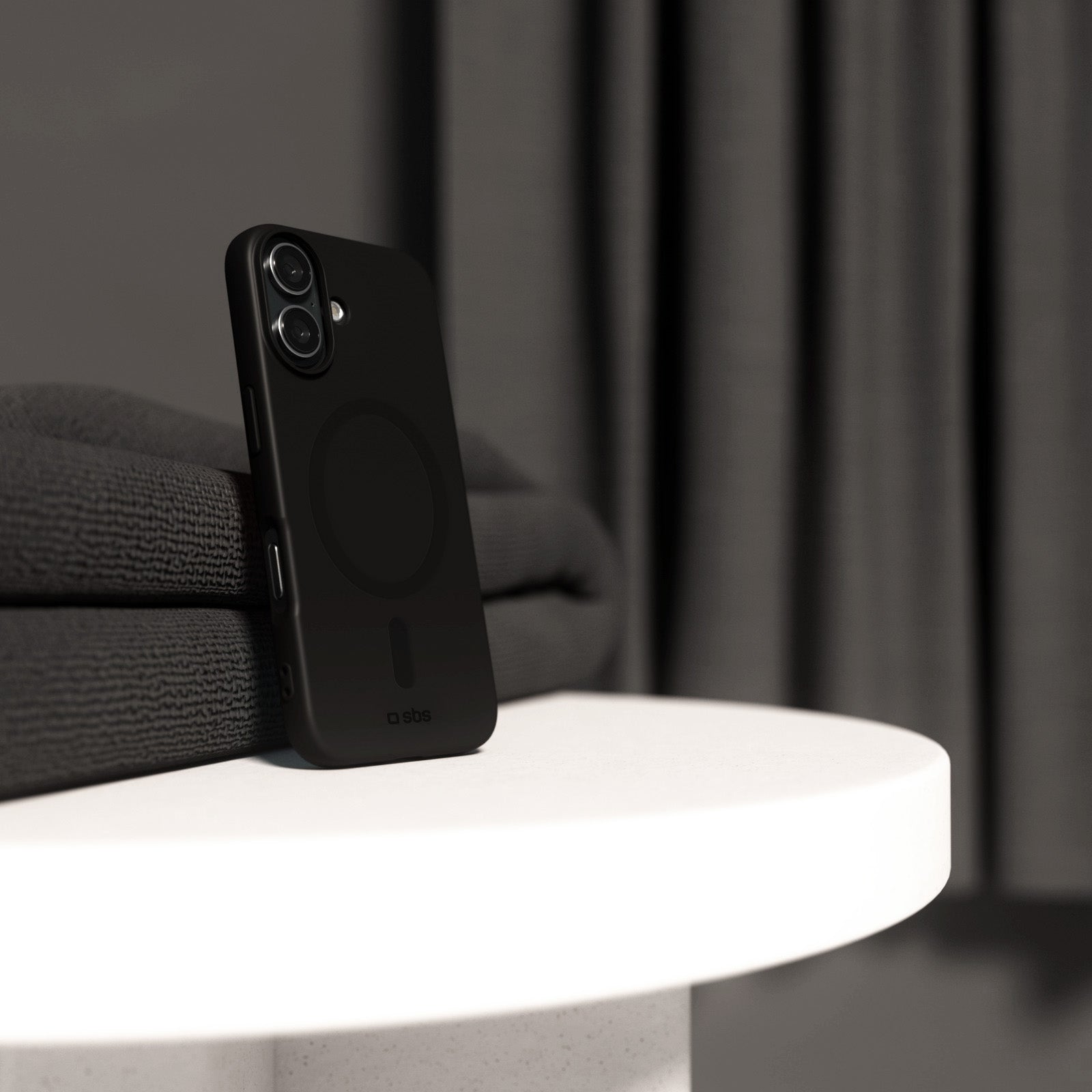 Instinct Mag - cover per iPhone 16 morbida e compatibile con MagSafe