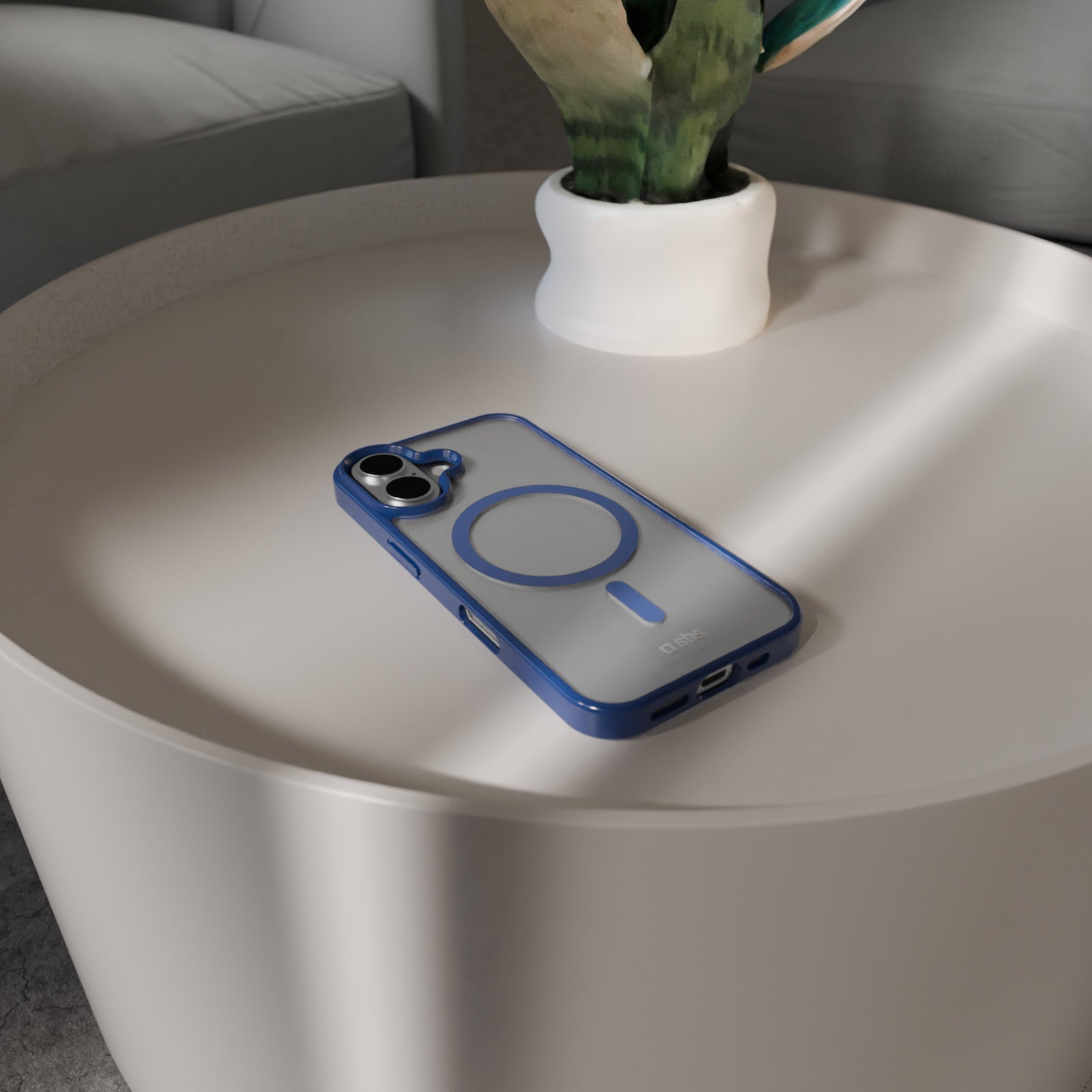 Cover for iPhone 16 Plus with coloured edges compatible with MagSafe charging