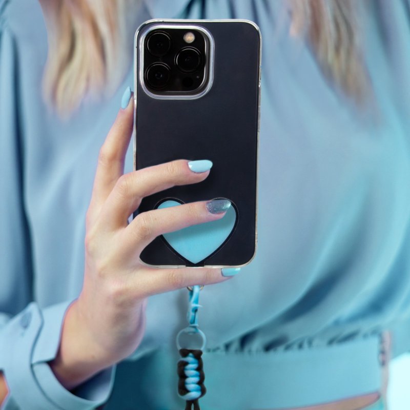 Heart-shaped universal neck strap for smartphones