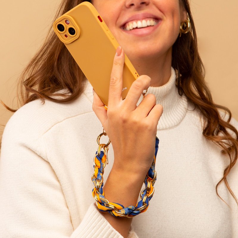 iPhone 14 Plus cover with wrist chain and foulard