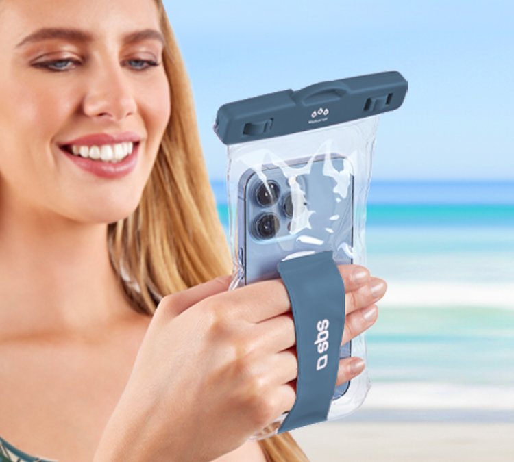 Summer accessories: waterproof mobile phone cases and backpacks | SBS