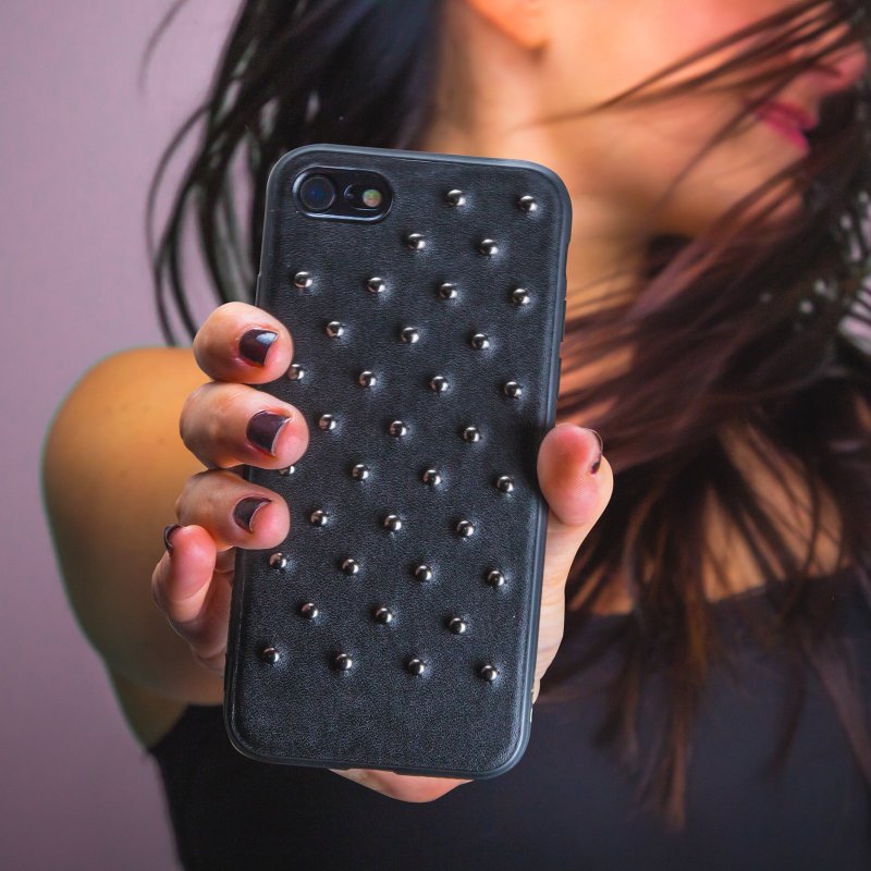 Studded cover with studs for iPhone 8/7