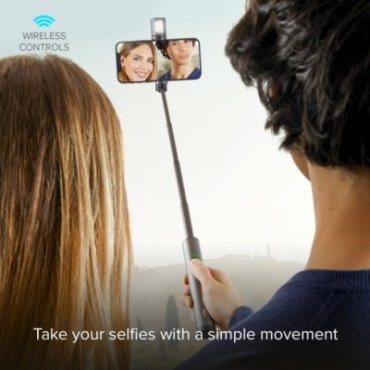 Wireless selfie stick with flash